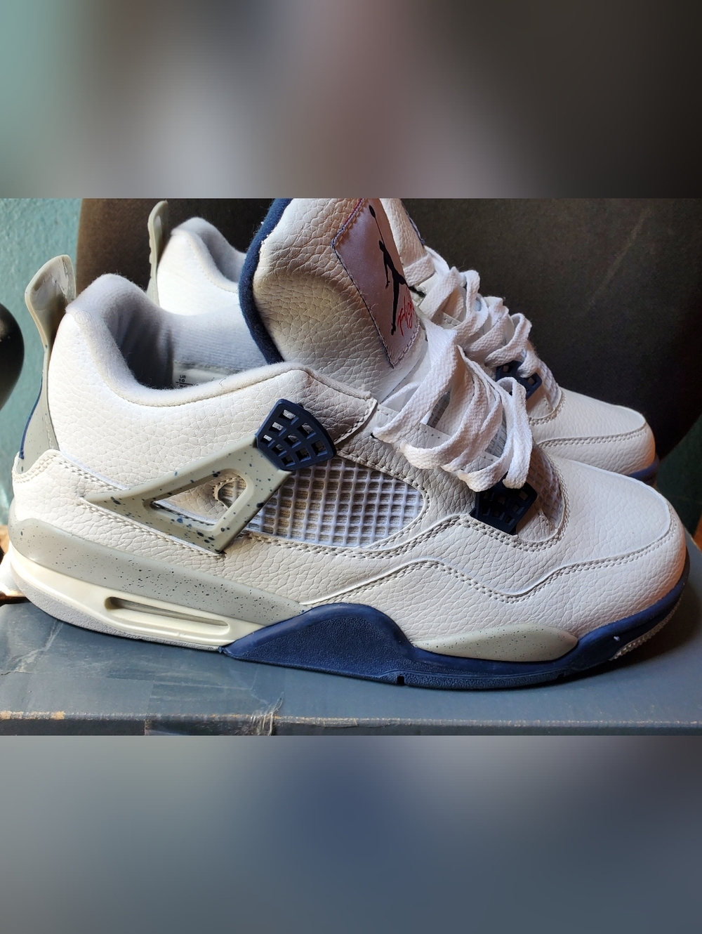 Jordan 4 Retro Midnight Navy. Size 10